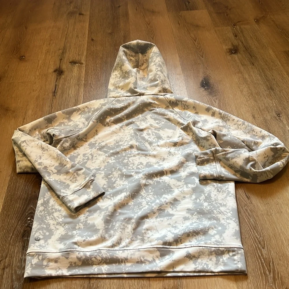 Men's Lululemon Gray and Cream Tie-Dye Hoodie Size Medium